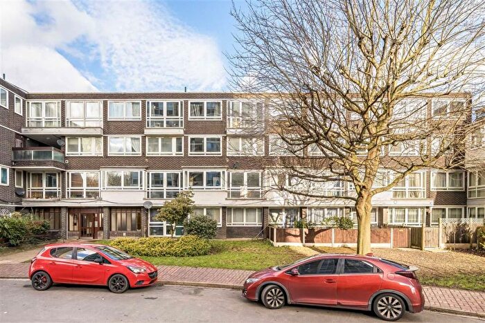 2 Bedroom Flat For Sale In Rolls Road, Bermondsey, SE1