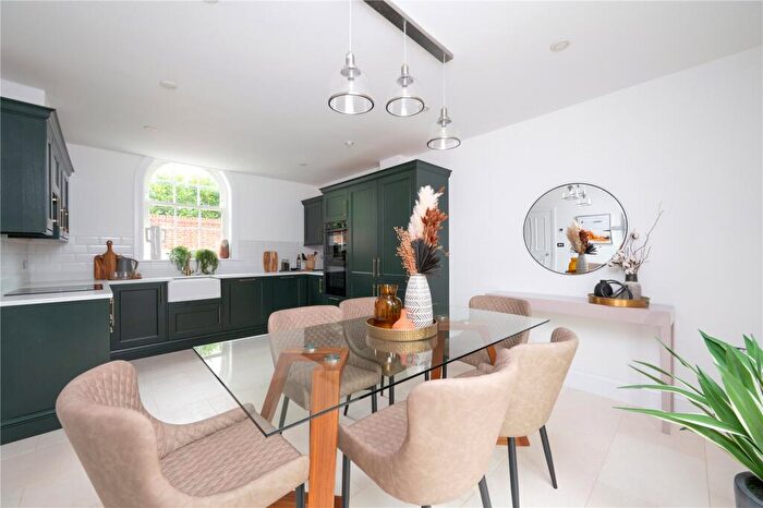 3 Bedroom Terraced House For Sale In Bowgate Mews, St. Peters Close, St. Albans, Hertfordshire, AL1