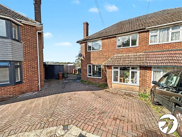 3 Bedroom Semi-Detached House For Sale In Kennard Close, Rochester, Kent, ME1