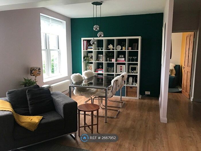 2 Bedroom Flat To Rent In Rockfield House, London, SE10