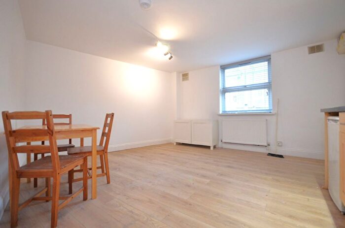 1 Bedroom Flat To Rent In Uxbridge Road, London, W12