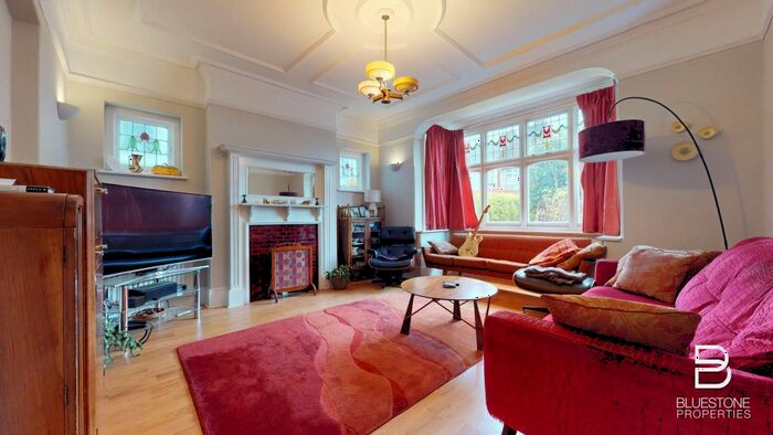4 Bedroom Semi-Detached House To Rent In Braxted Park, London, SW16