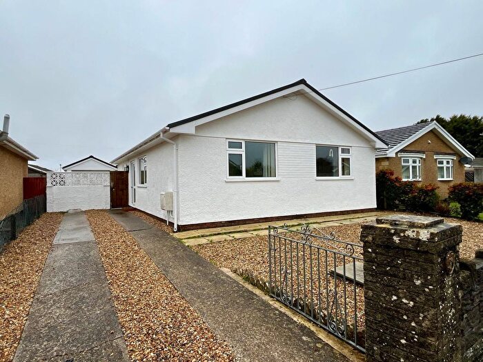 3 Bedroom Bungalow For Sale In Pencaerfenni Park, Crofty, Swansea, SA4