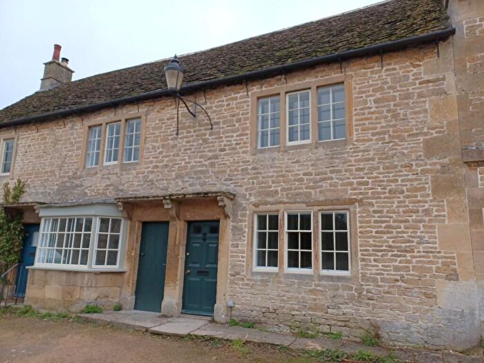 3 Bedroom Terraced House To Rent In West Street, SN15