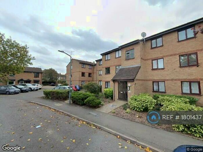 2 Bedroom Flat To Rent In Avenue Road, Chadwell Heath, Romford, RM6