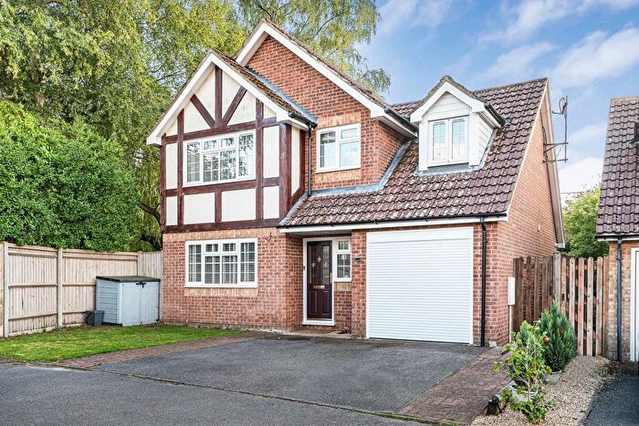 4 Bedroom Detached House For Sale In Lindford Chase, Lindford, Bordon, Hampshire, GU35