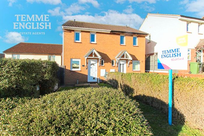 2 Bedroom Semi-Detached House For Sale In Horkesley Way, Wickford, SS12