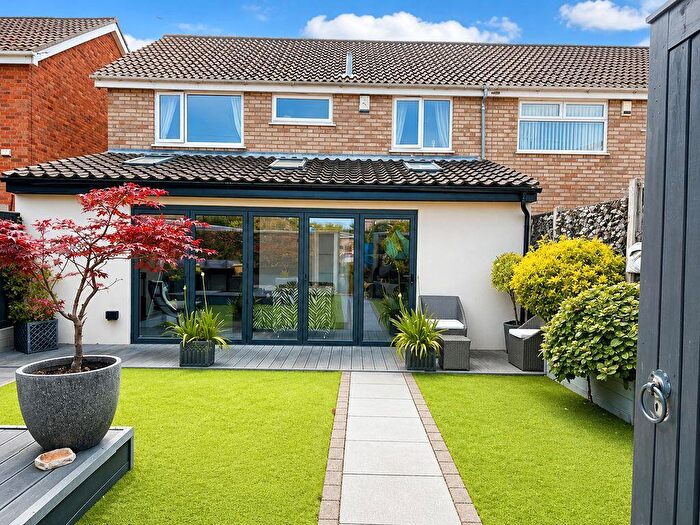 4 Bedroom Semi-Detached House For Sale In Alder Close, Bradwell, NR31
