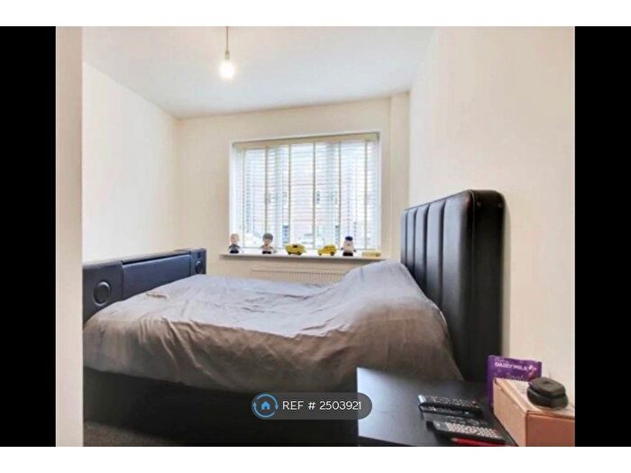 1 Bedroom Flat To Rent In Mere Road, Dunton Green, TN14