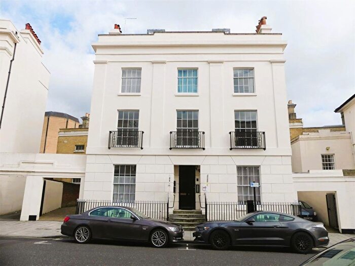 2 Bedroom Flat To Rent In Carlton Crescent, Southampton, SO15