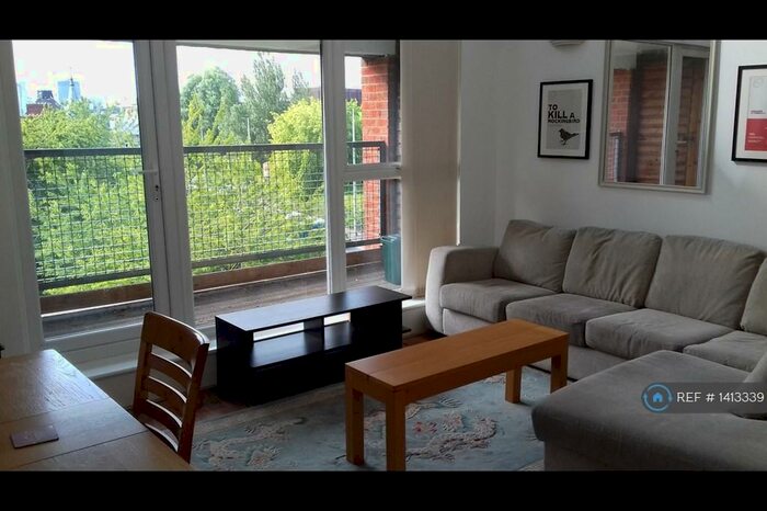 2 Bedroom Flat To Rent In Stockport Road, Manchester, M13