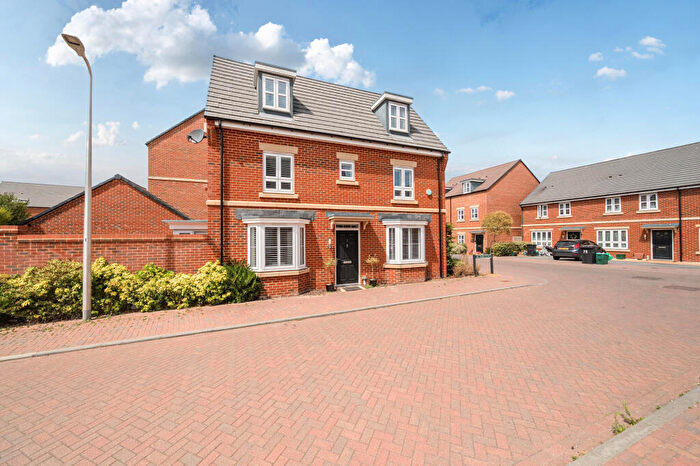 4 Bedroom House For Sale In Fairstone, Newbury, RG14