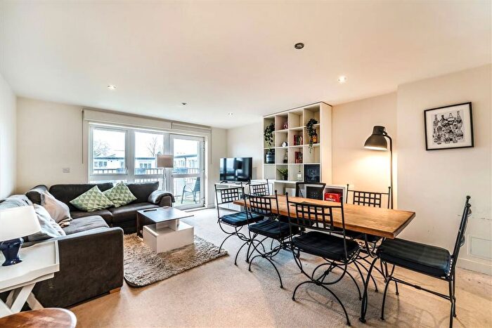 3 Bedroom Flat For Sale In Limerick Close, Balham, SW12