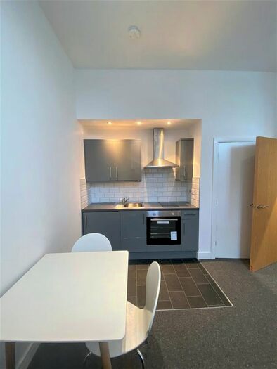 1 Bedroom Flat To Rent In Studio Apartment - Law Russell House, Vicar Lane, Bradford BD1