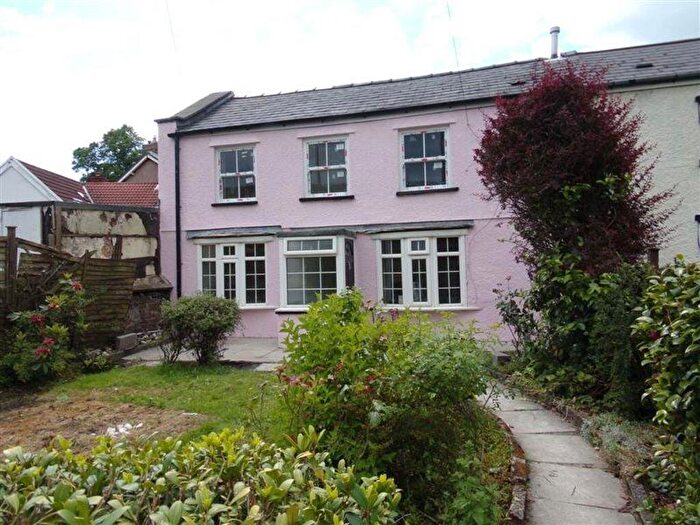 3 Bedroom House To Rent In North Road, Newbridge, NP11