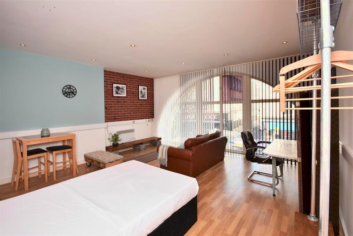 1 Bedroom Flat To Rent In Castle Street, Swansea, SA1