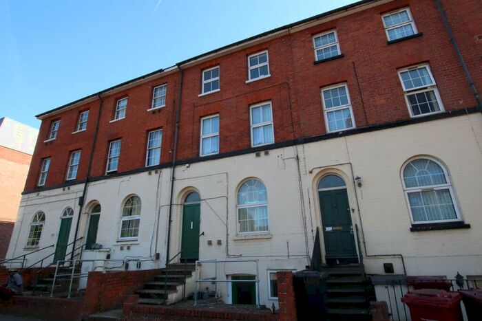 1 Bedroom Flat To Rent In Queens Road, Reading, RG1