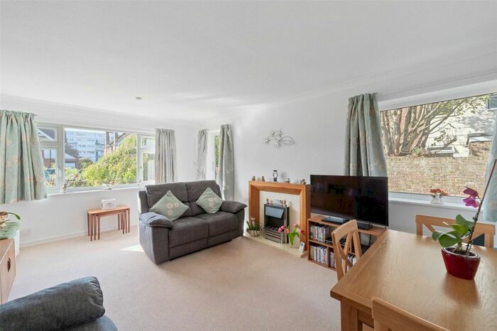 1 Bedroom Flat For Sale In Bath Road, Worthing, West Sussex, BN11