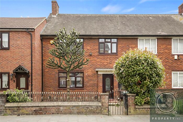 5 Bedroom Terraced House To Rent In Queen Street, London, N17