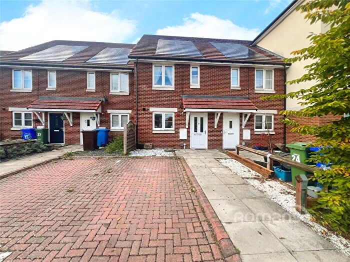 3 Bedroom Terraced House For Sale In Hayloft Close, Aldershot, Hampshire, GU12
