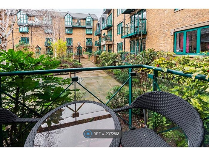2 Bedroom Flat To Rent In Walpole House, London, SE1