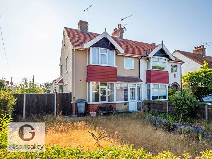 3 Bedroom Semi Detached House For Sale In Beatty Road, Great Yarmouth, NR30