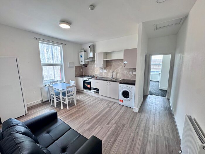 2 Bedroom Property To Rent In Hartley Road, Nottingham, NG7