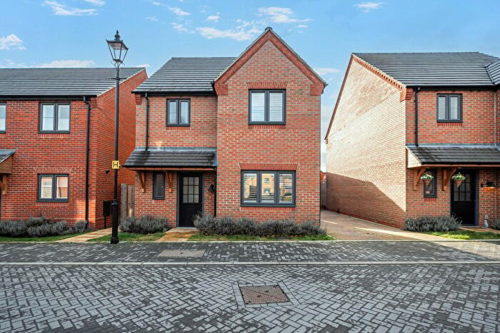 3 Bedroom Detached House For Sale In Napier Orchard, Clifton, Shefford, SG17