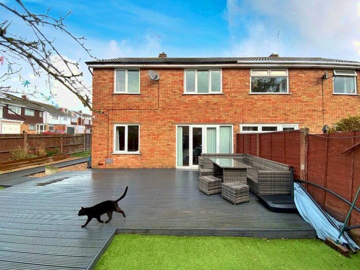 3 Bedroom Semi-Detached House To Rent In Hawthorn Close, Ramsgate, CT11