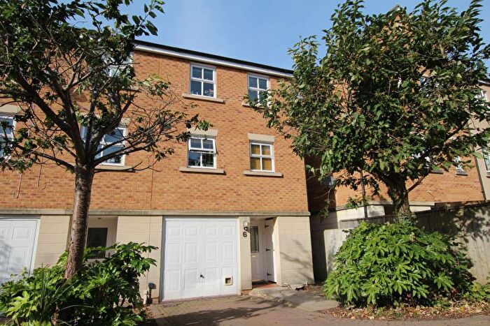 5 Bedroom Town House To Rent In Wren Close - Stoke Park, BS16