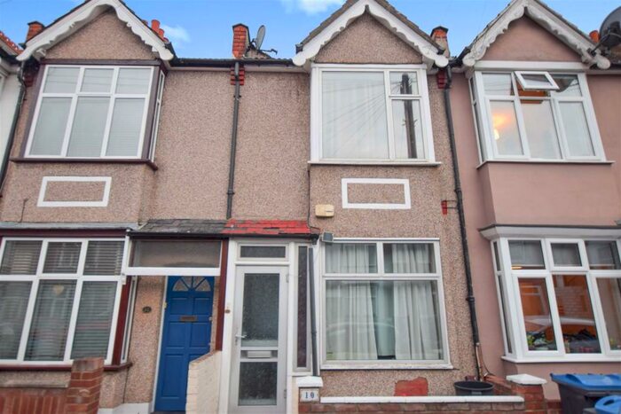 2 Bedroom House To Rent In Oakwood Avenue, Mitcham, CR4