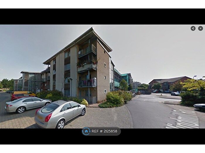 2 Bedroom Flat To Rent In Windmill Road, Slough, SL1