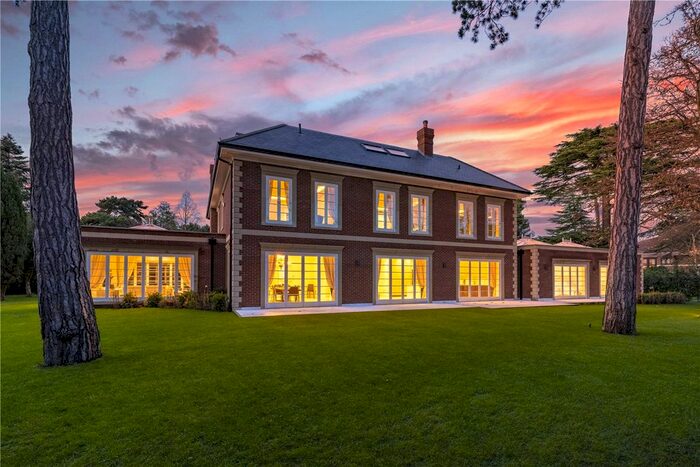 7 Bedroom Detached House To Rent In Telegraph Cottage, Warren Road, Kingston, Surrey, KT2