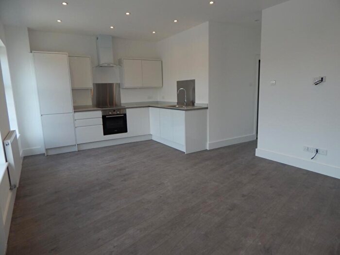 2 Bedroom Flat To Rent In Watford Way, Hendon, NW4