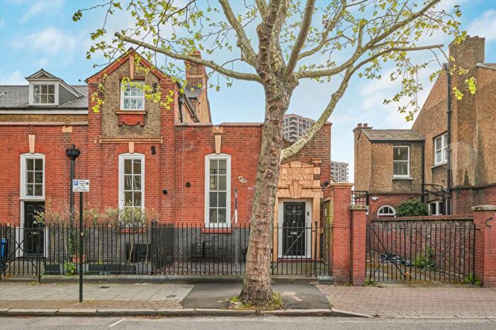 3 Bedroom Terraced House To Rent In Asylum Road, Nunhead, SE15