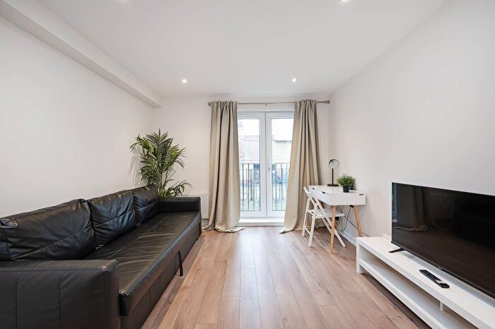 1 Bedroom Flat To Rent In Globe Road, Bethnal Green, London, E2