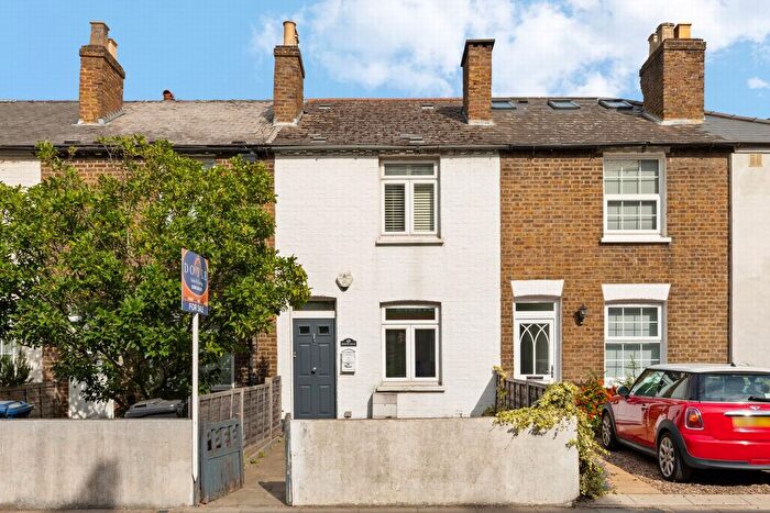 2 Bedroom Terraced House For Sale In Boston Road, Hanwell, W7