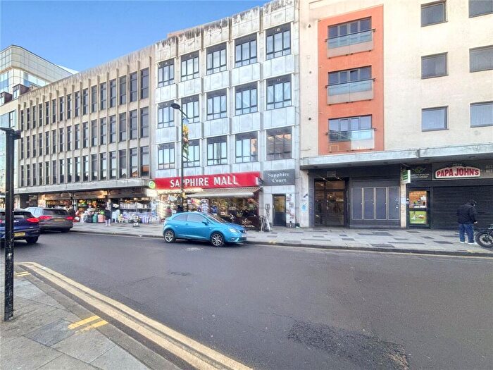 2 Bedroom Apartment To Rent In High Street, Slough, Berkshire, SL1