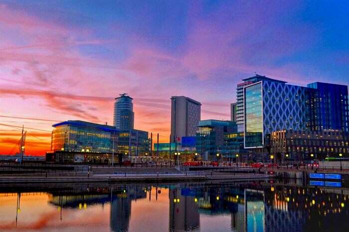 2 Bedroom Flat To Rent In Number One, Media City Uk, Salford, M50