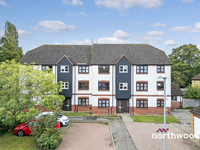 1 Bedroom Flat For Sale In Bounderby Grove, Chelmsford, CM1