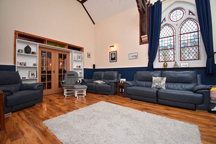4 Bedroom Barn Conversion For Sale In New Road, Chatteris, PE16