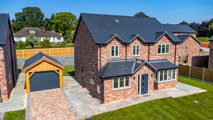 4 Bedroom Detached House For Sale In Llansantffraid, SY22