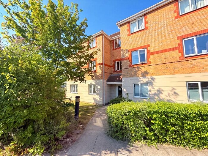 2 Bedroom Apartment For Sale In Galleon Road, Chafford Hundred, Essex, RM16