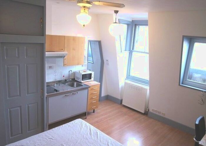 Studio To Rent In Porchester Road, Bayswater, W2