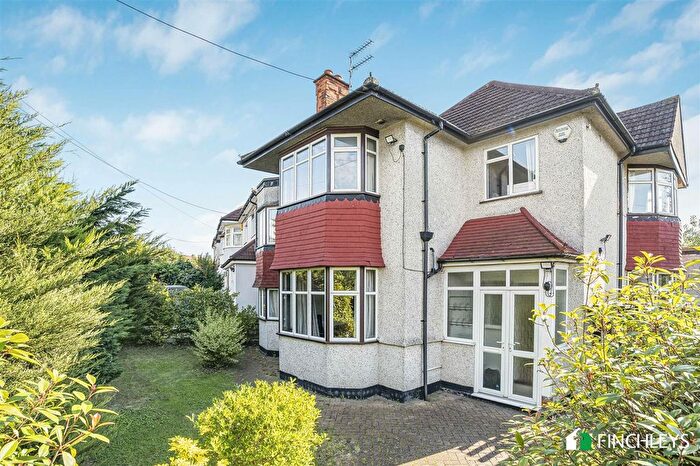 5 Bedroom Detached House For Sale In Selvage Lane, London, NW7