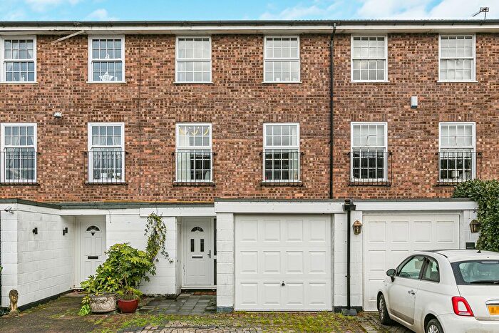 4 Bedroom Terraced House For Sale In Kestrel Avenue, Staines-Upon-Thames, Surrey, TW18