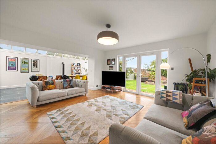 4 Bedroom Semi Detached House For Sale In Woodlands Lane, Stoke D'Abernon, Cobham, Surrey, KT11