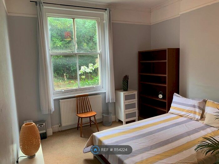 4 Bedroom Flat To Rent In Fairlawn Mansions, London, SE14