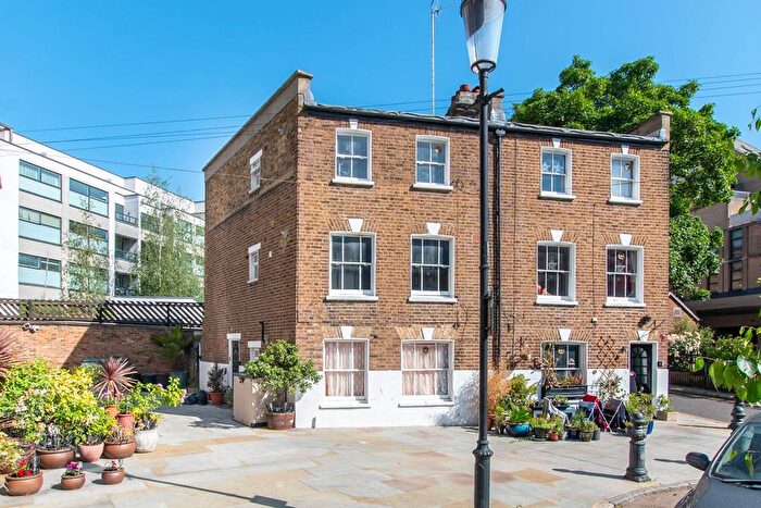 1 Bedroom Flat To Rent In Lorne Gardens, Holland Park, London, W11