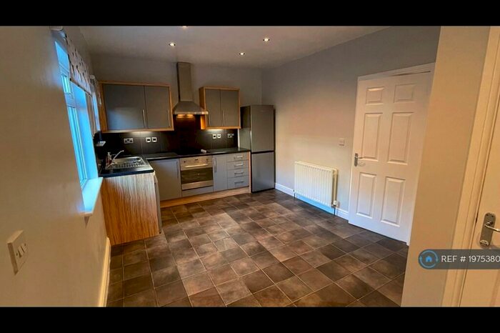 3 Bedroom End Of Terrace House To Rent In Firth Avenue, Leeds, LS11